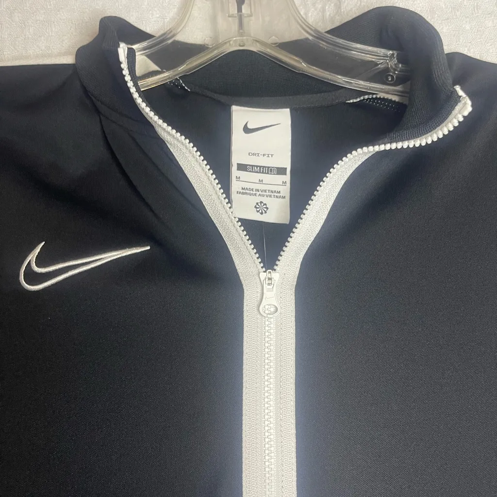 Nike Black and White Sports Jacket - Image 2