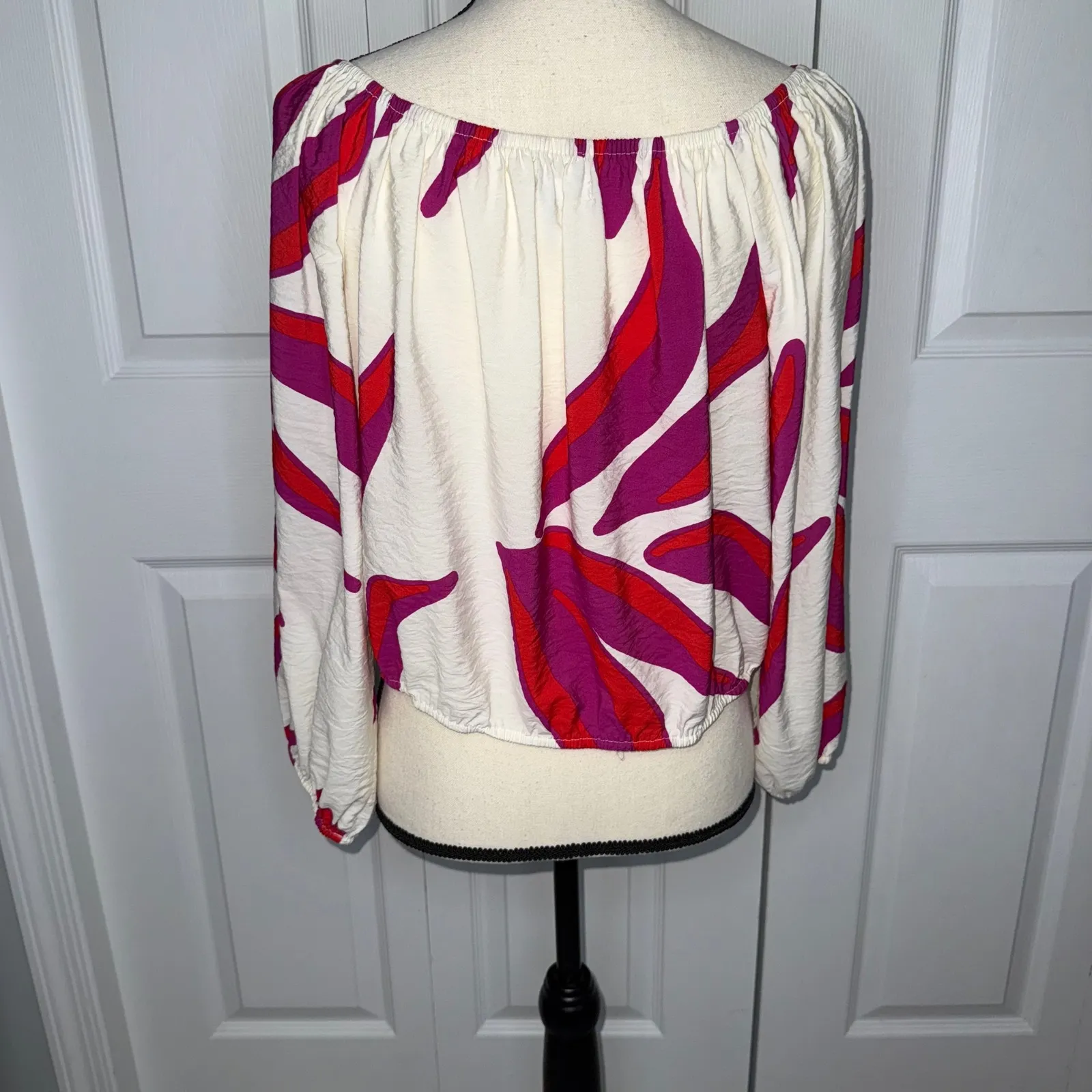 NINE WEST Cropped Women's Abstract Print Off Shoulder Long Sleeve Blouse Top L - Image 3