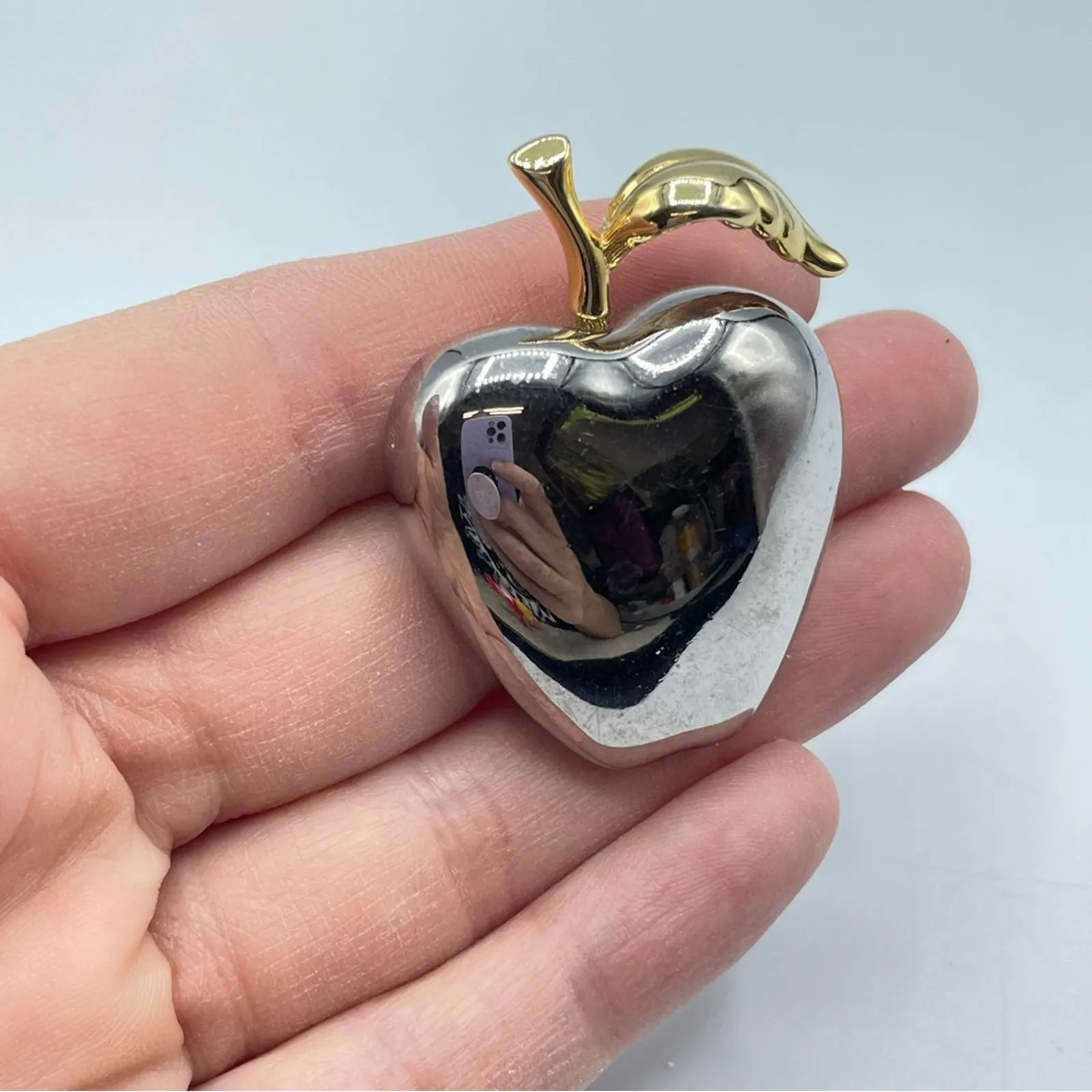 Vintage Liz Claiborne Silver & Gold Tone Apple Pin Brooch Teacher Gift - Image 2