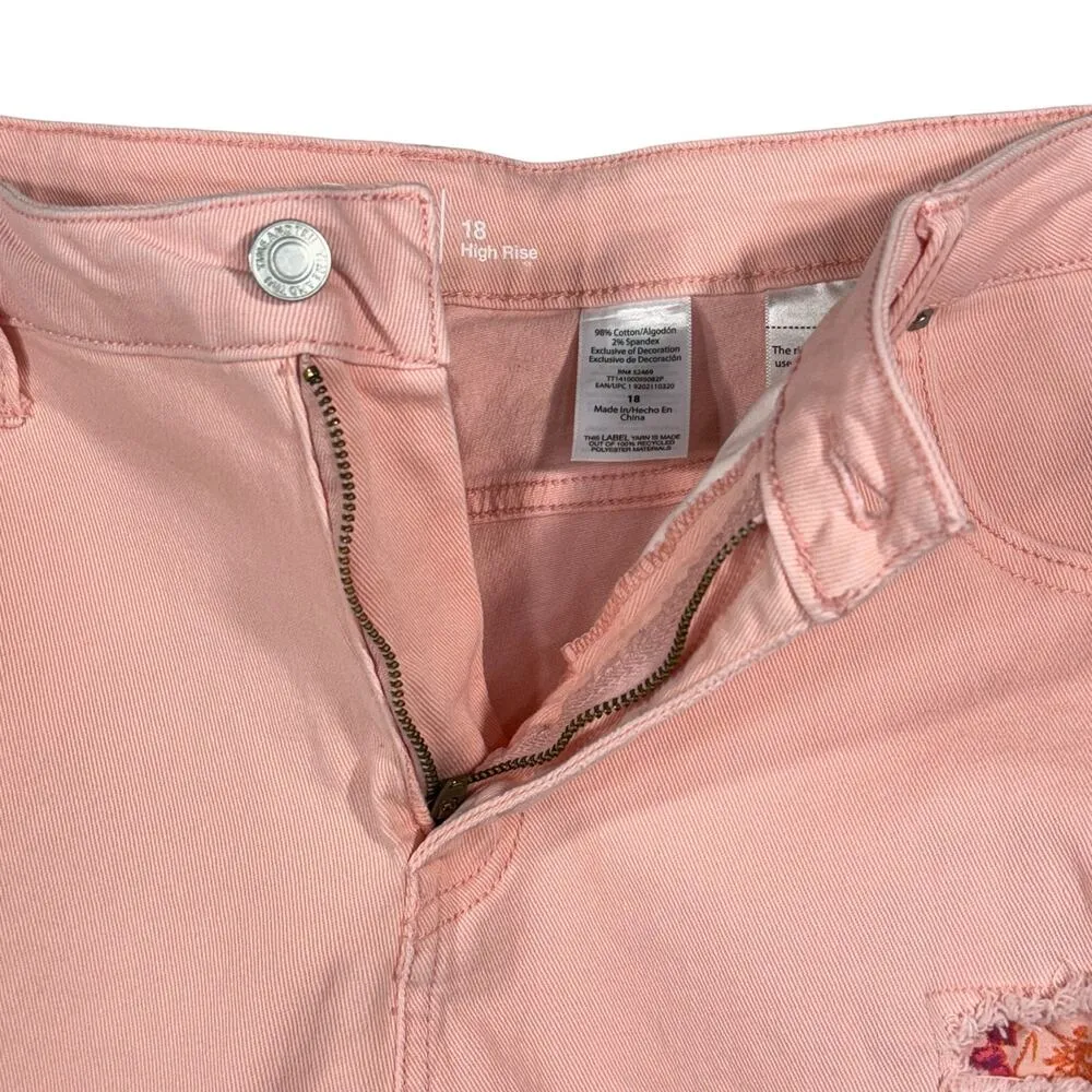Time & Tru SZ 18 Hi-Rise Jean Shorts Distressed Frayed Hems Floral Patches Pink - Image 4