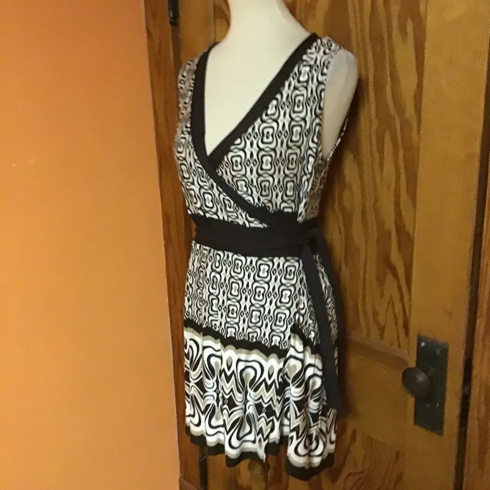 Tribal NWT plunging mini dress Size M - Image 10