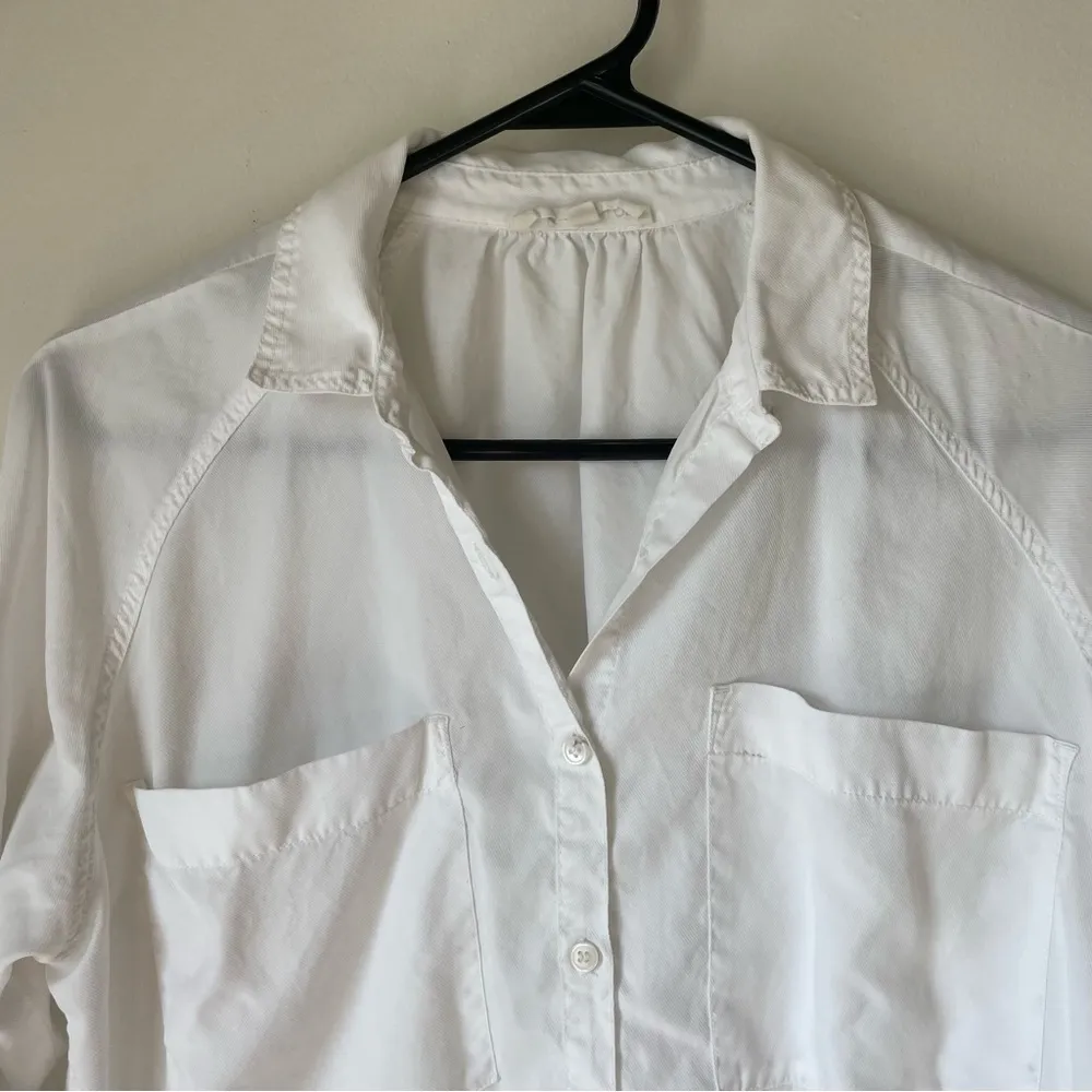 Lou & Grey for Loft White Button Top - Image 6