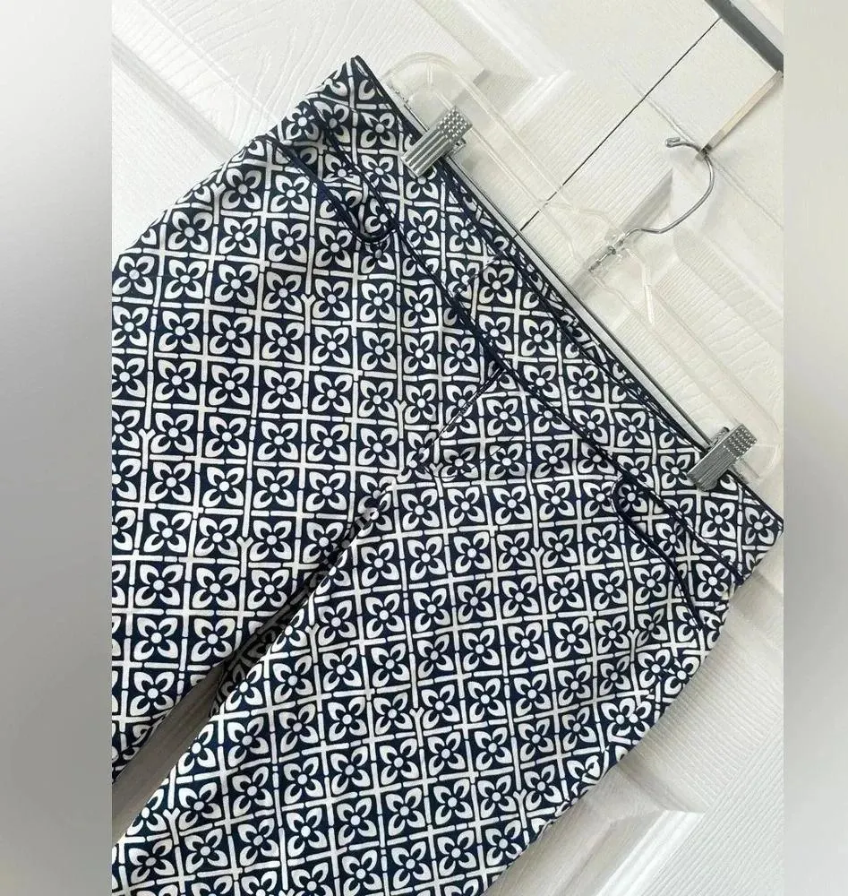 Lilly Pulitzer Horse Of Course + Floral Corduroy Capris Palm Beach Fit Size 4 - Image 5