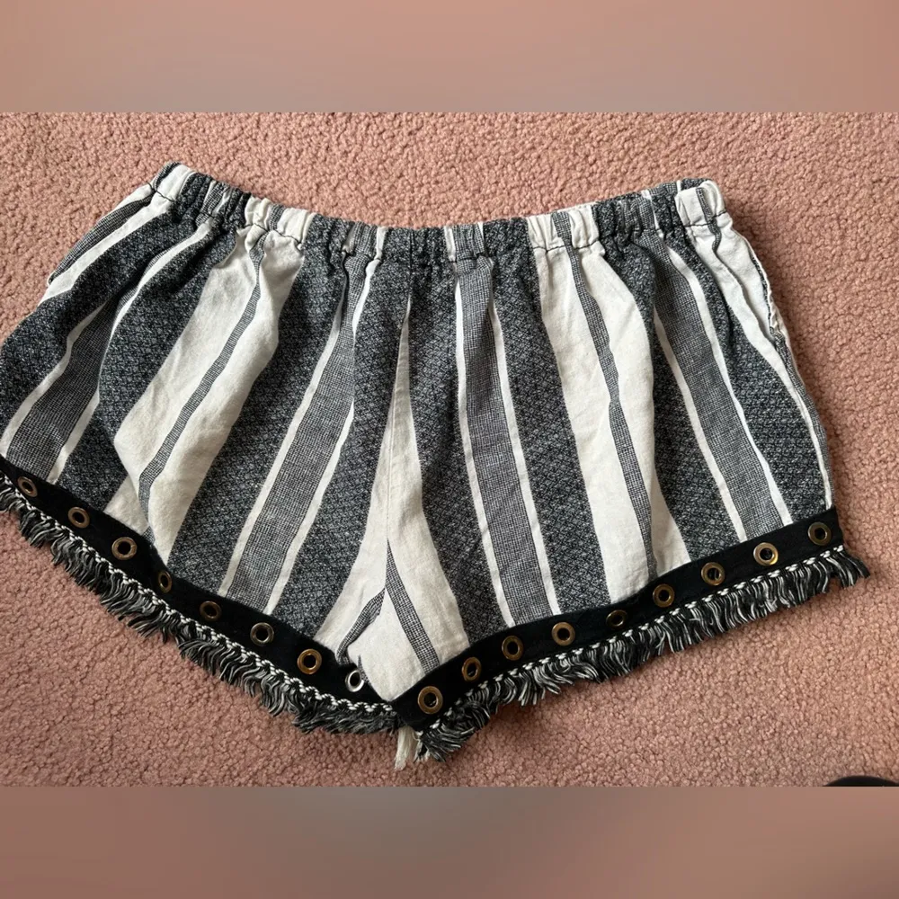 American REWASH Large linen blend rope tie shorts boho pockets fringe grommets - Image 2