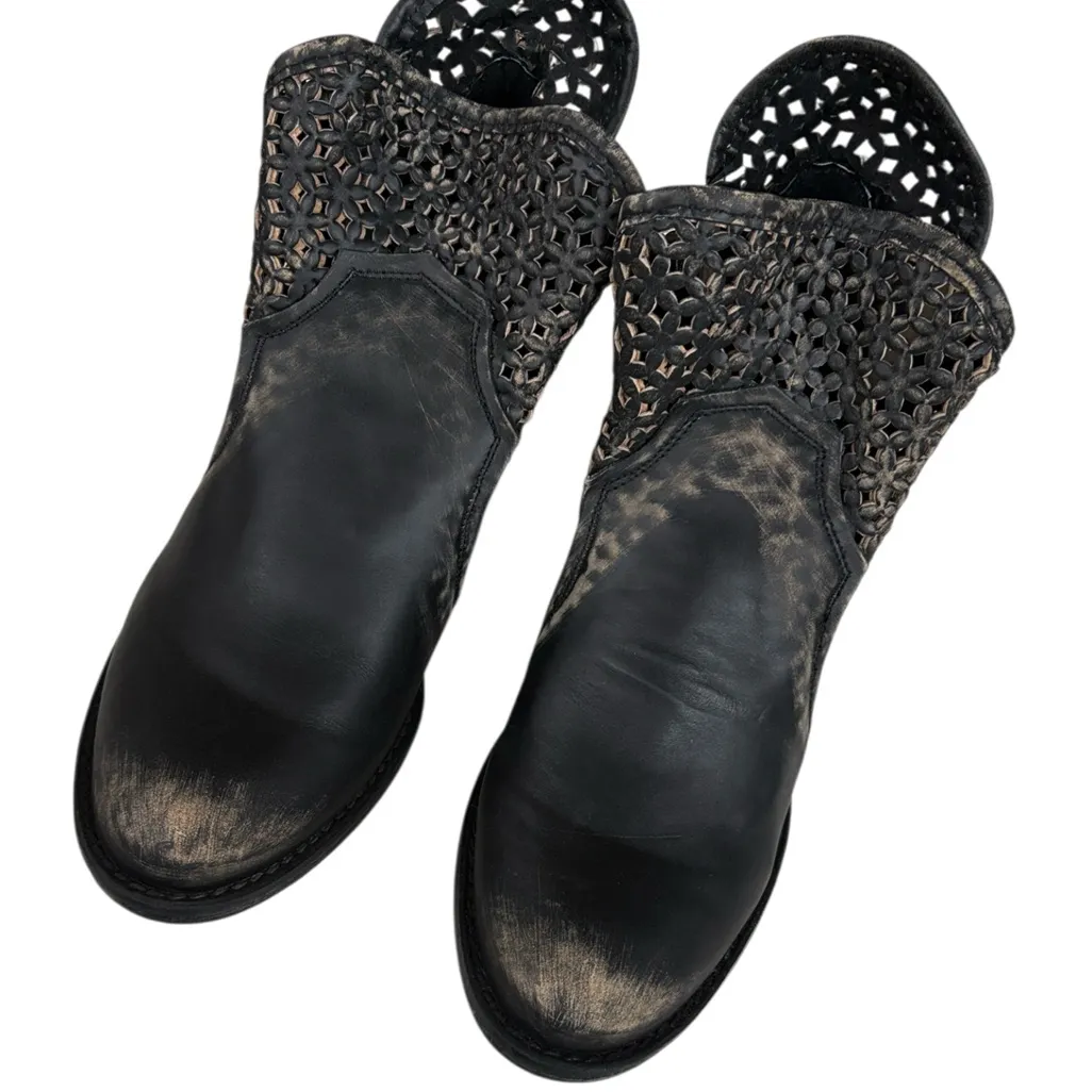 EUC Circle G Laser Cut Leather Cut Ankle Boots Size 10 - Image 6