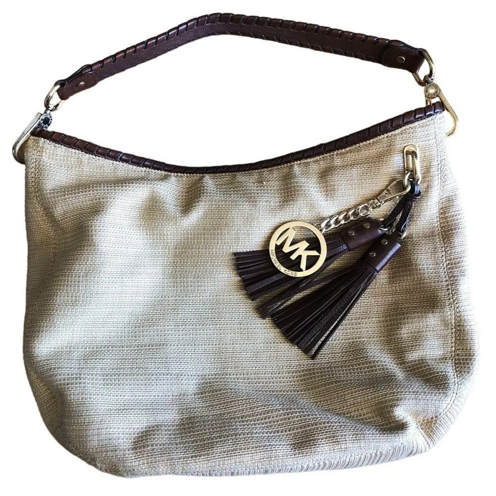 Michael Kors Bennet Straw Hobo Shoulder bag With gold accents & tassel - Image 2