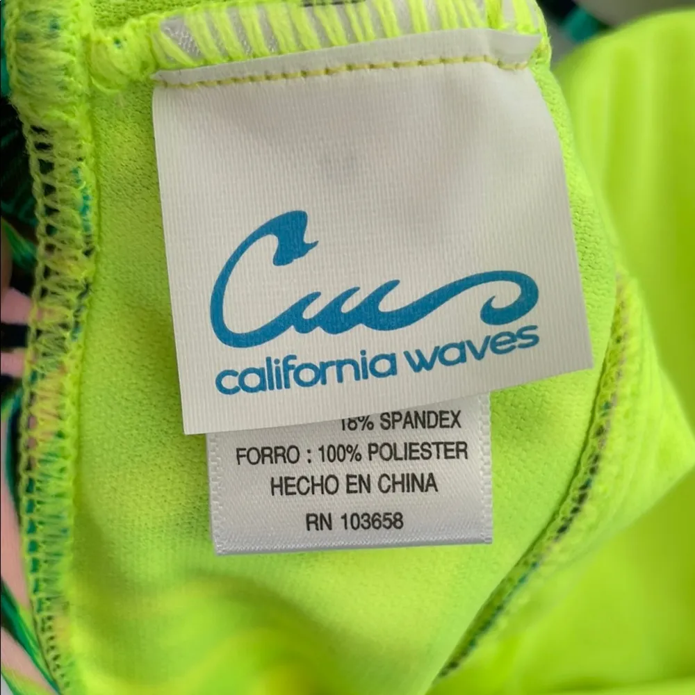 California Waves Pink and Green Palm Leaf Bikini Swimwear Top Medium - Image 2