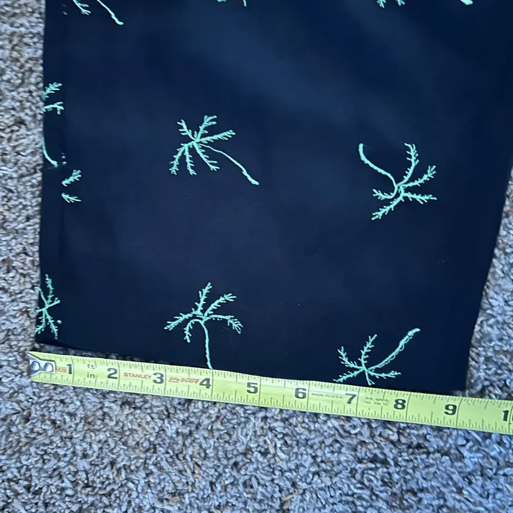 Dressbarn women’s navy blue palm tree linen capris Sz 14W - Image 4