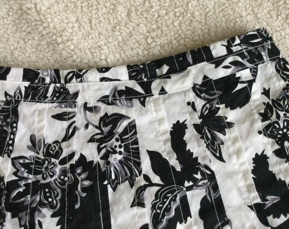 Pleated Floral Skirt Black White Pattern Cotton - Sz 6 Petite - Image 7