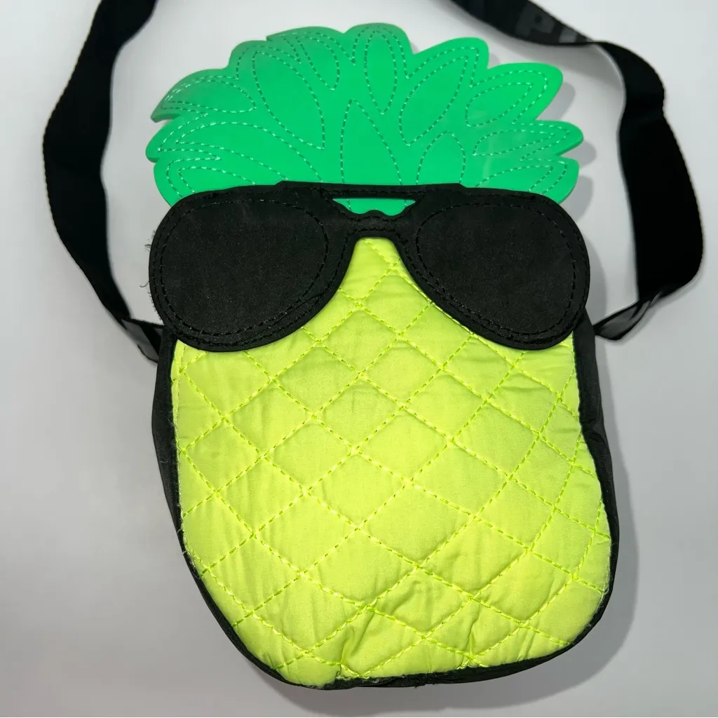 Pink Victoria’s Secret Quilted Pineapple Shoulder Bag with Sunglasses - Image 2