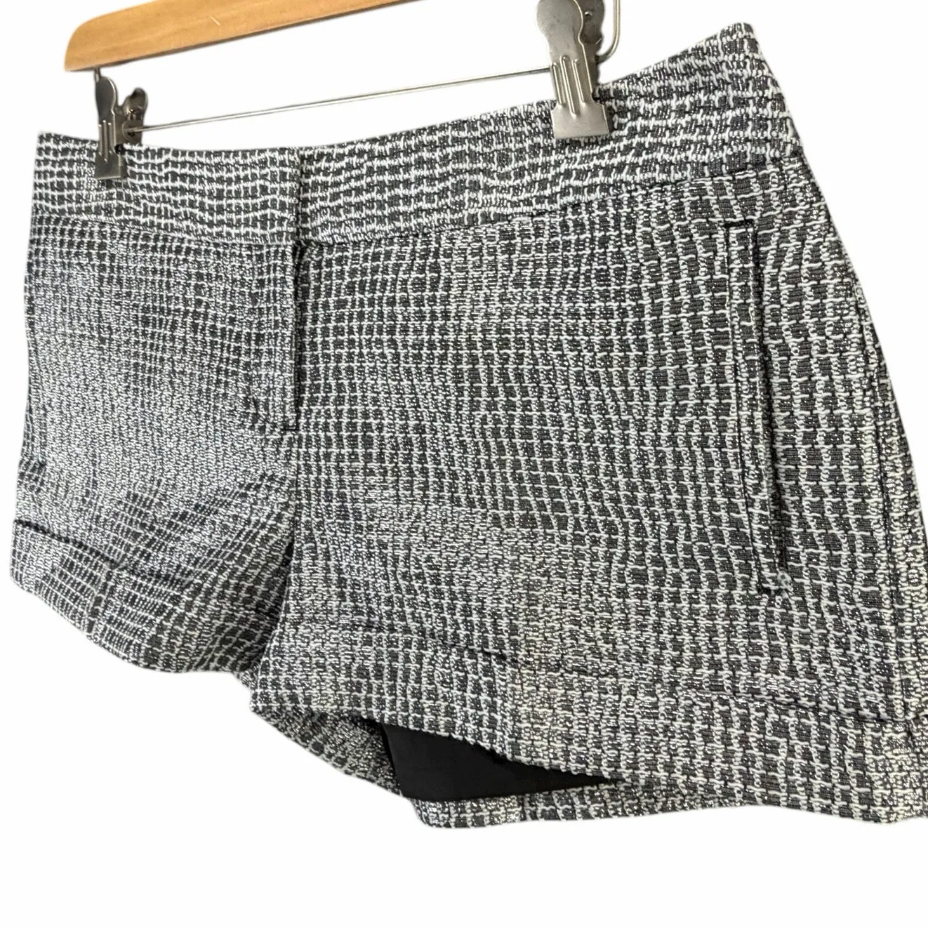 Express Tweed Shorts Women 6 Silver Metallic Black Pockets Cuffed Lined Party - Image 2