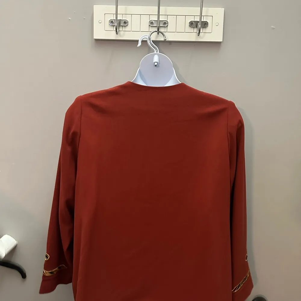 Bob Mackie 1X Embroidered Trompe L’oeil Fleur-de-Lis Jacket Womens VTG Orange - Image 4