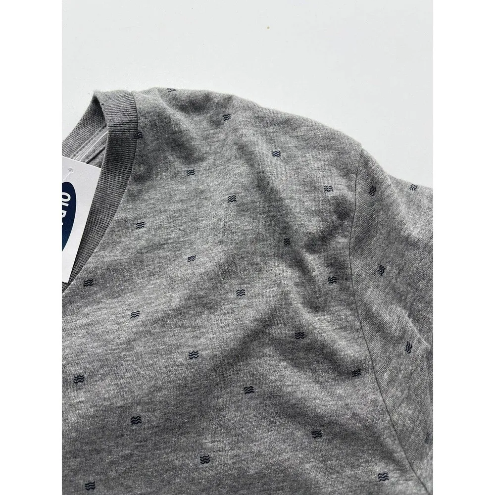 NWT Old Navy Gray Printed Soft Washed V Neck Short Sleeve T-Shirt Sz Medium - Image 6