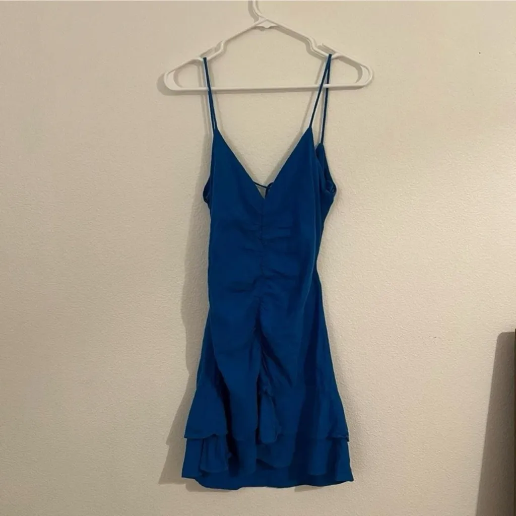 Zara blue ruffle open back linen material dress - Image 3
