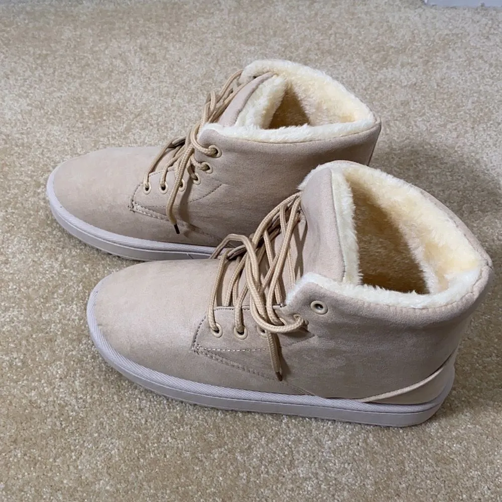 Women’s (or Men’s) Soft Faux Fur Lined Lace Up Boots Tan Size 39 EU NEW - Image 4