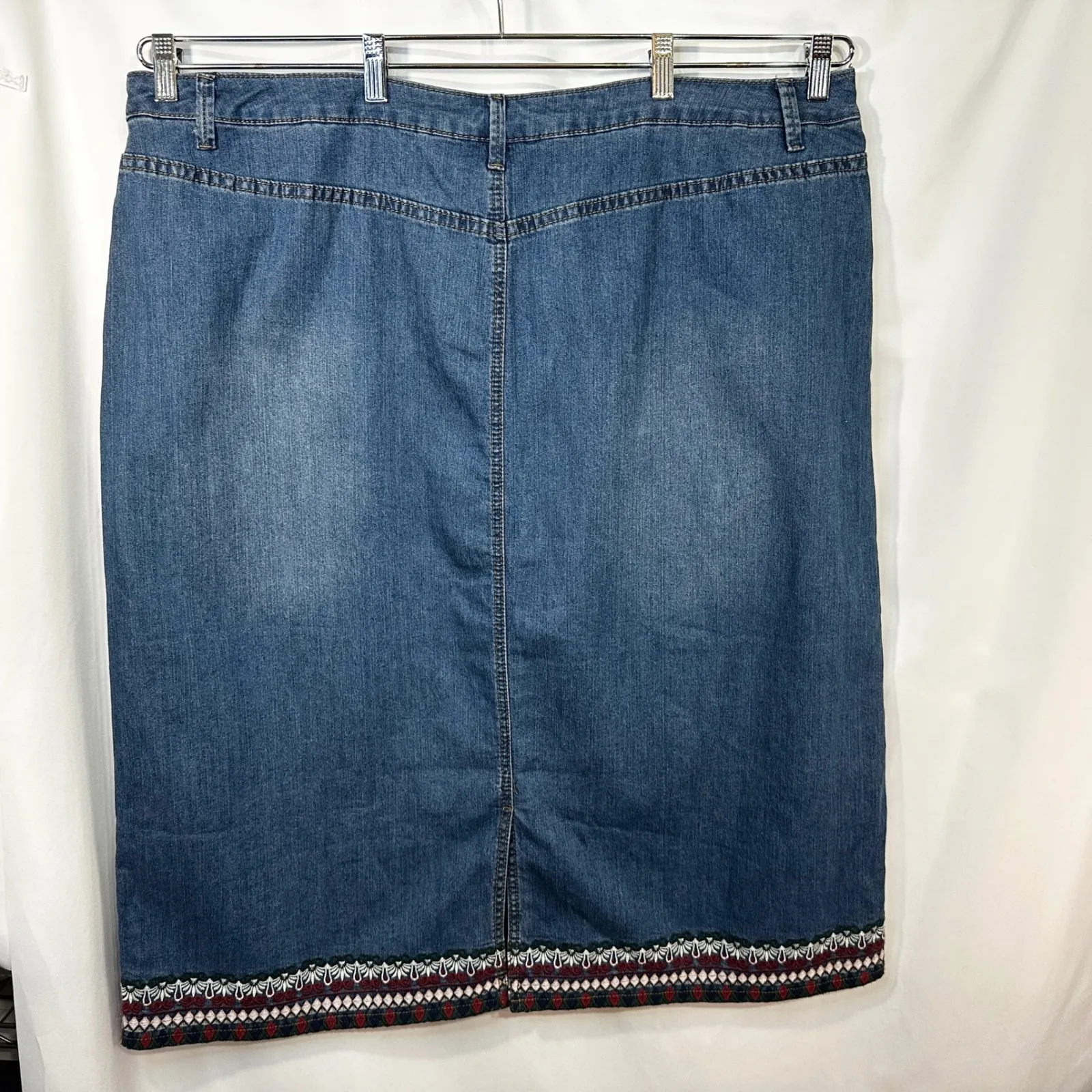 CJ‎ Banks Plus Size 24W Denim Skirt Embroidered Hem Knee Length Blue Jean 1454 - Image 2