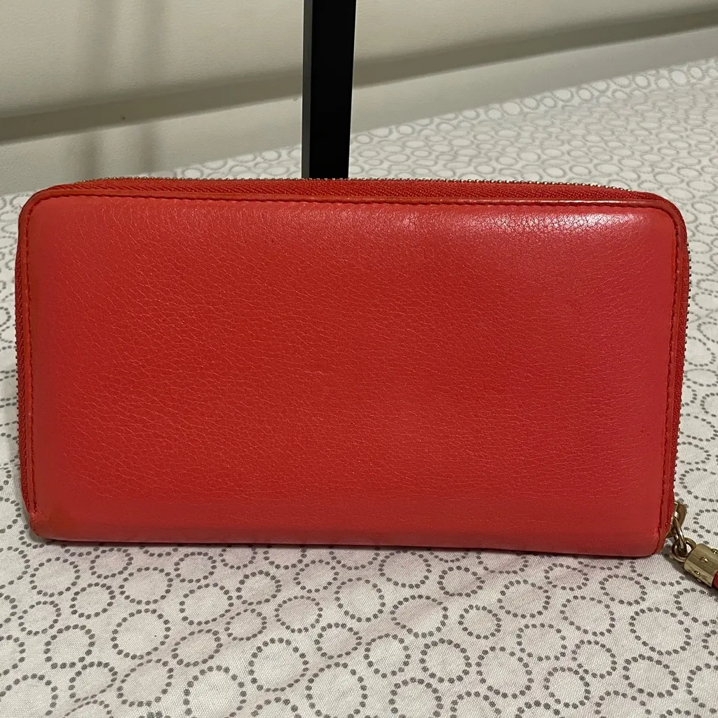 Gucci Vibrant Coral Leather Zippy Wallet - Image 3