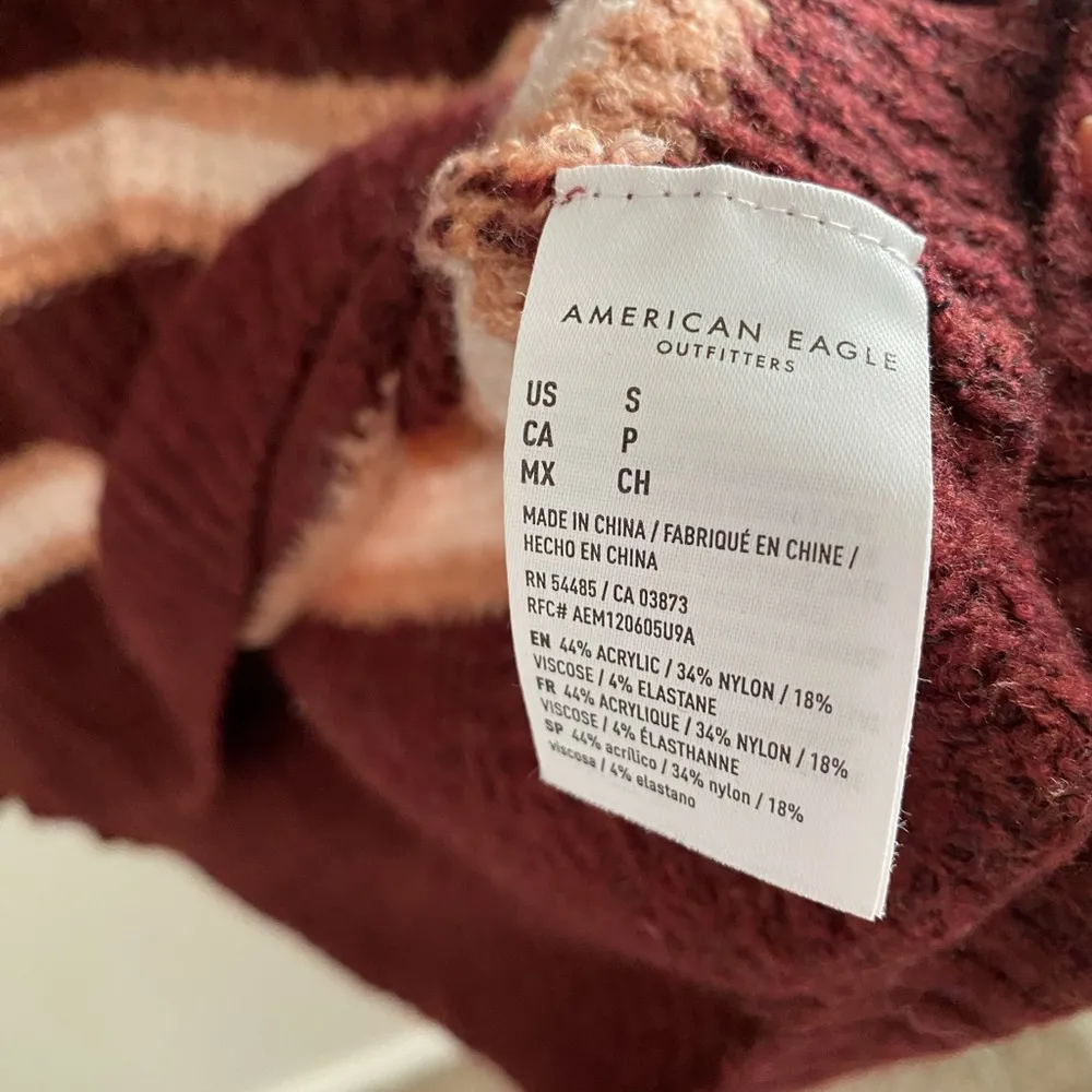 American Eagle Outfitters Red Striped V-Neck Sweater Size Small - Image 5