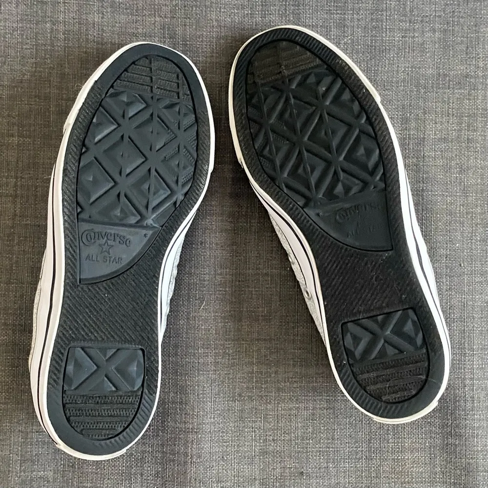 Converse Women Shoes Size 8 39 All Stars Chuck Taylor Low Top Grey and White - Image 9