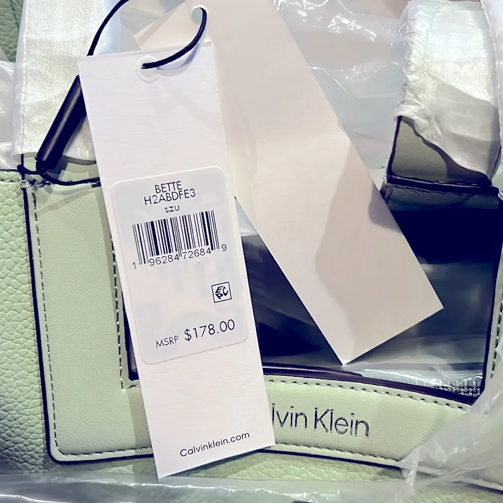 NEW Calvin Klein Bette XL Tote Crossbody Set Green, Vegan Shoulder Bag Duo $178 - Image 9