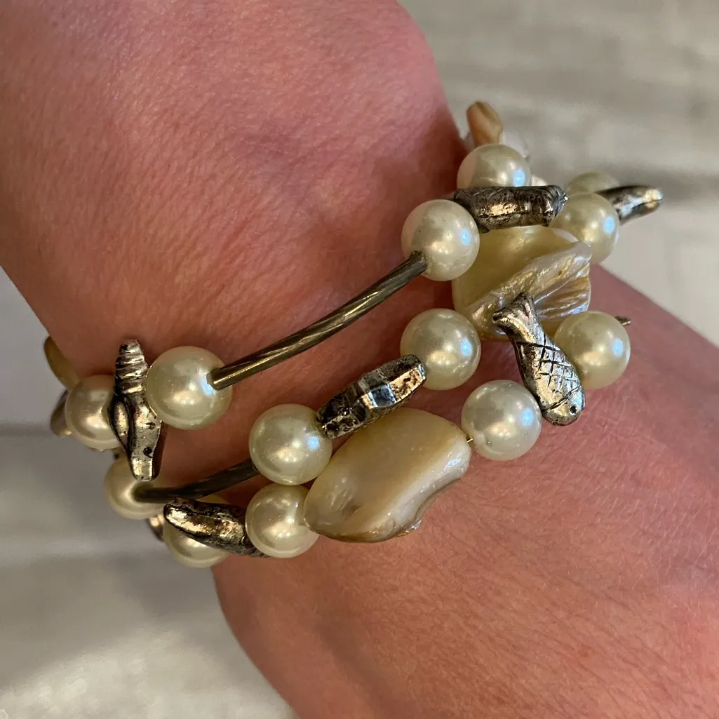 Metallic Sea Life and Pearlized Rock Beads Ocean Beach Theme Wrap Bracelet Silver - Image 8