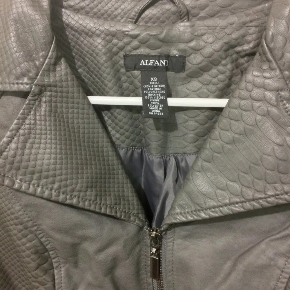 Alfani women's XS faux leather embossed snake reptile print zip up jacket - Image 2