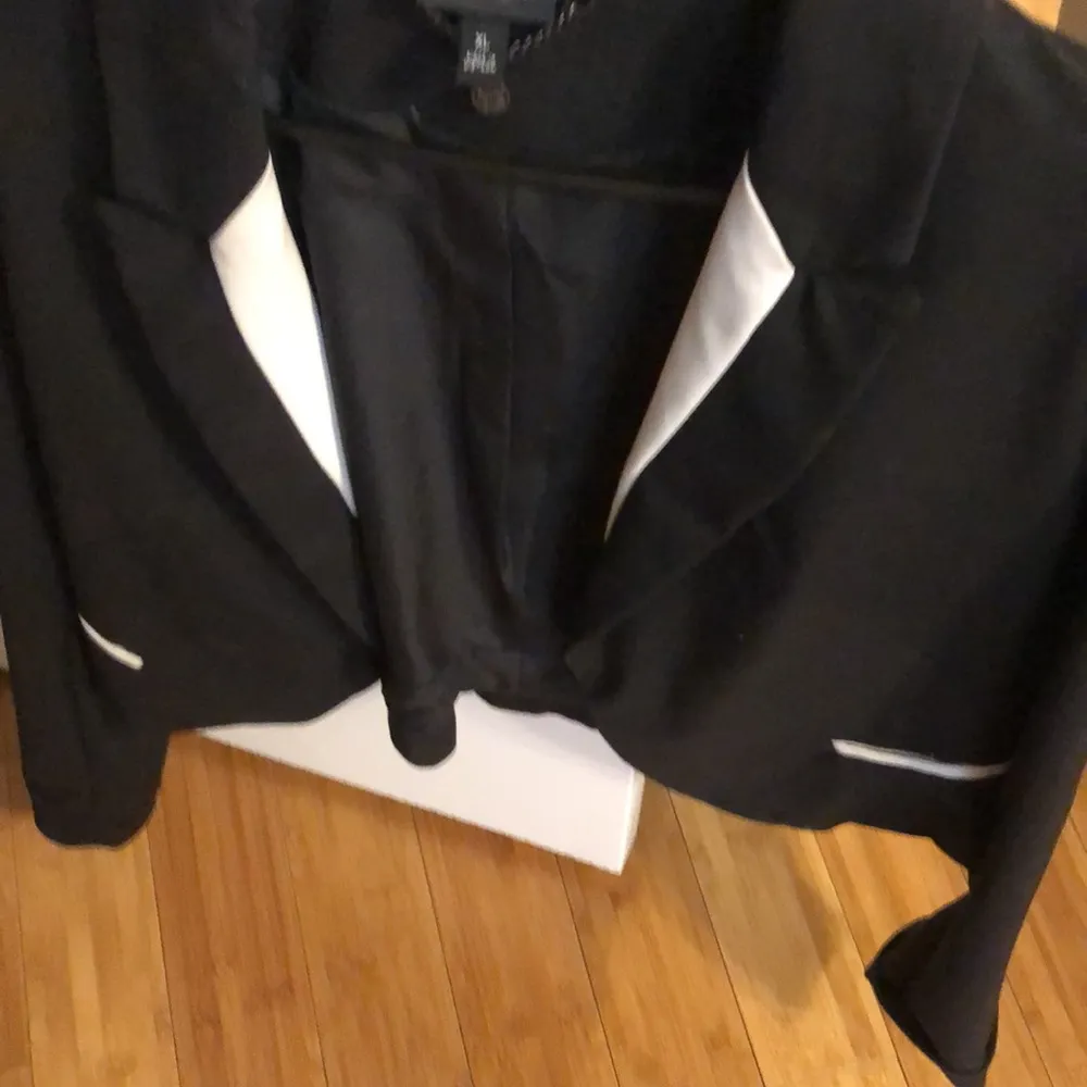 Nicole by Nicole miller xl women’s black and white jacket - Image 3