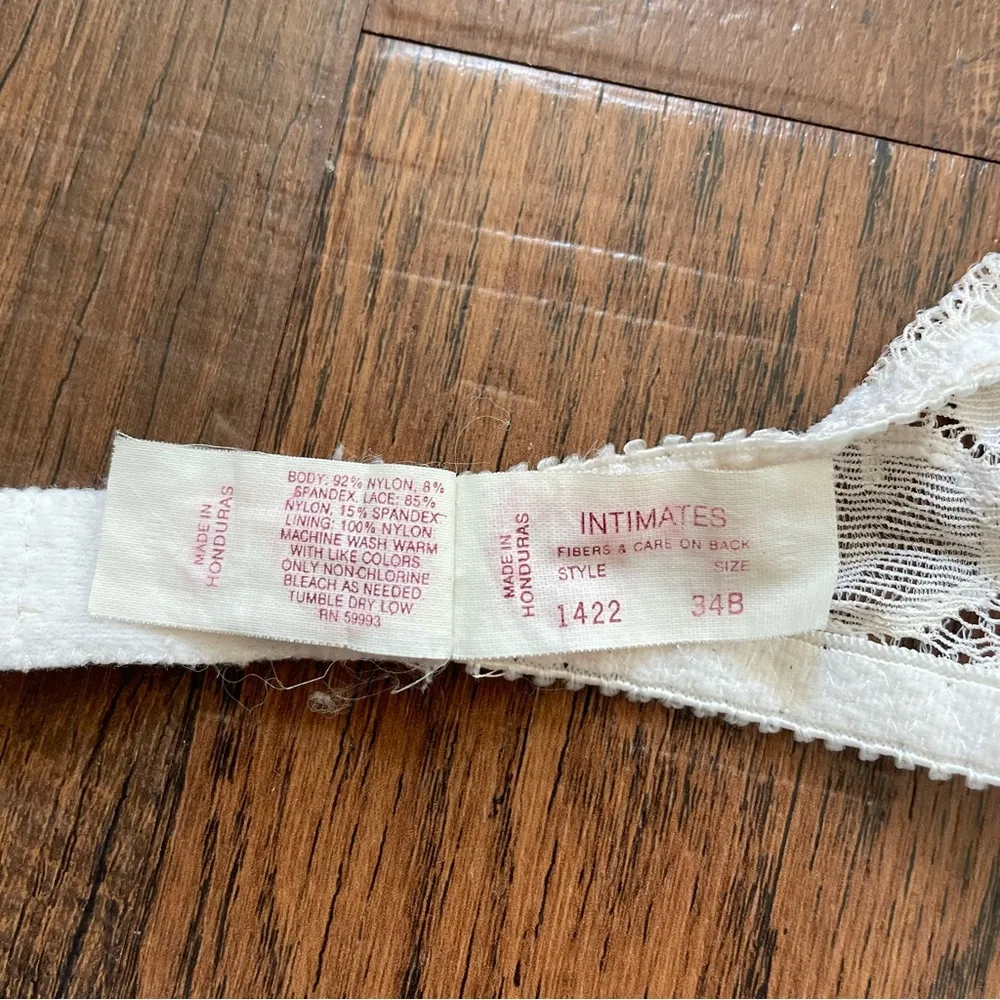 vintage white lace bra, 34B - Image 7