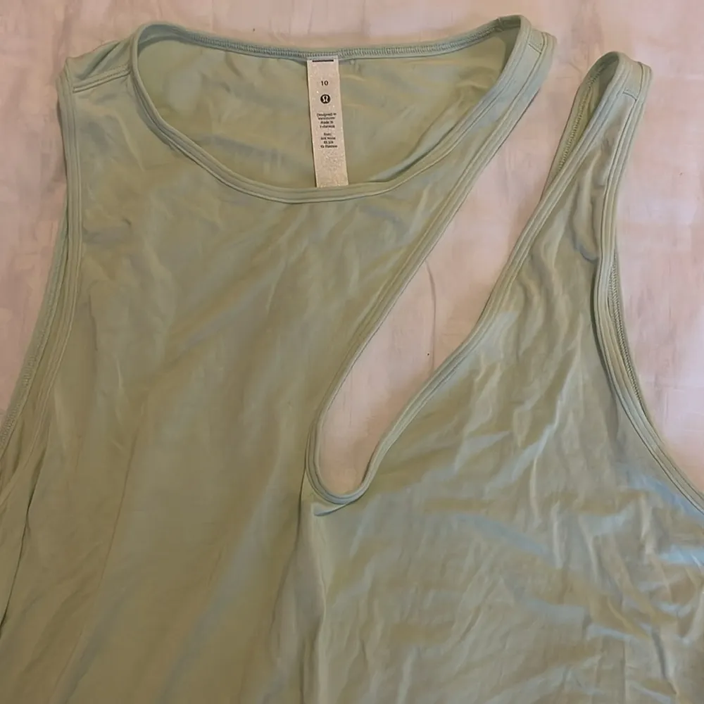 Lululemon Shoulder Cut-Out Yoga Tank Top - Image 4