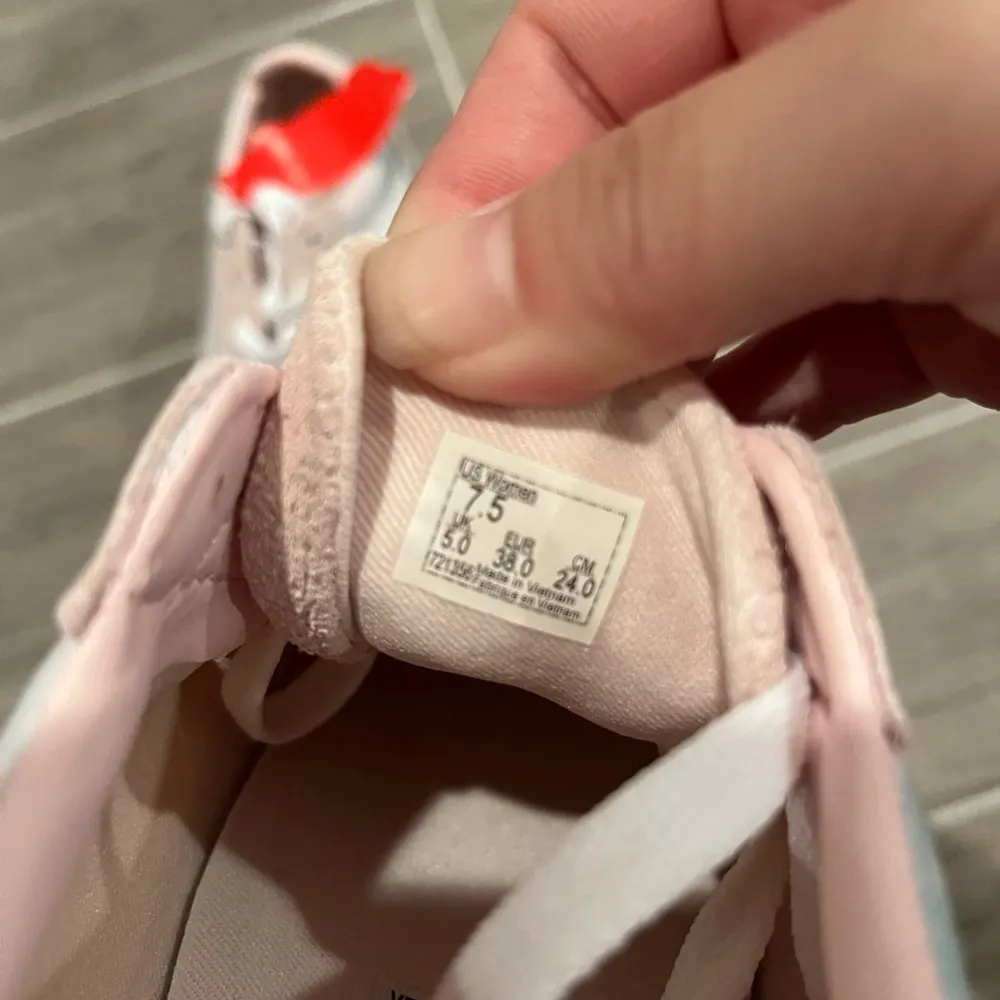 Vans womens pink shoes size 7.5 old skool platform - Image 7