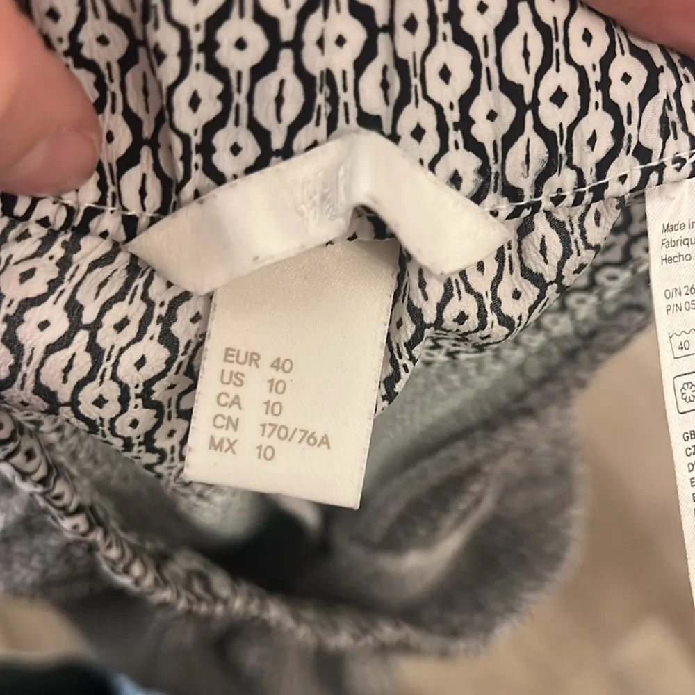 H&M black and white patterned trousers comfortable work pants - Image 5