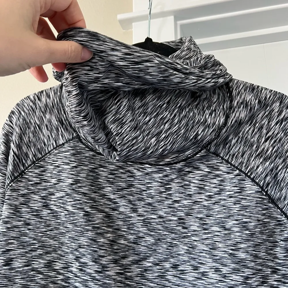 Andrew Marc Black and White Cowl Neck Sweater with Textured Knit - Image 4