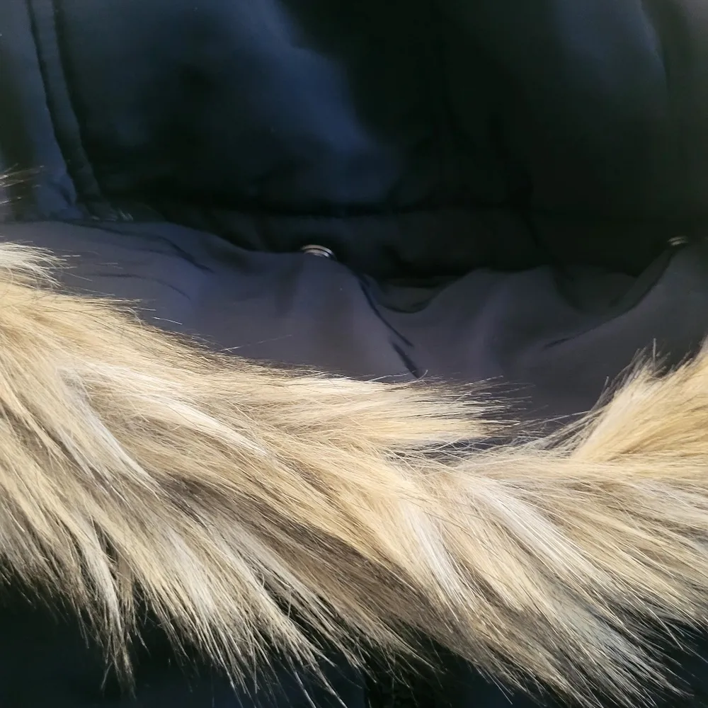 Liz Claiborne Puffer Vest With Faux Fur Lined Hood‎ Women's Size Petite PM - Image 5