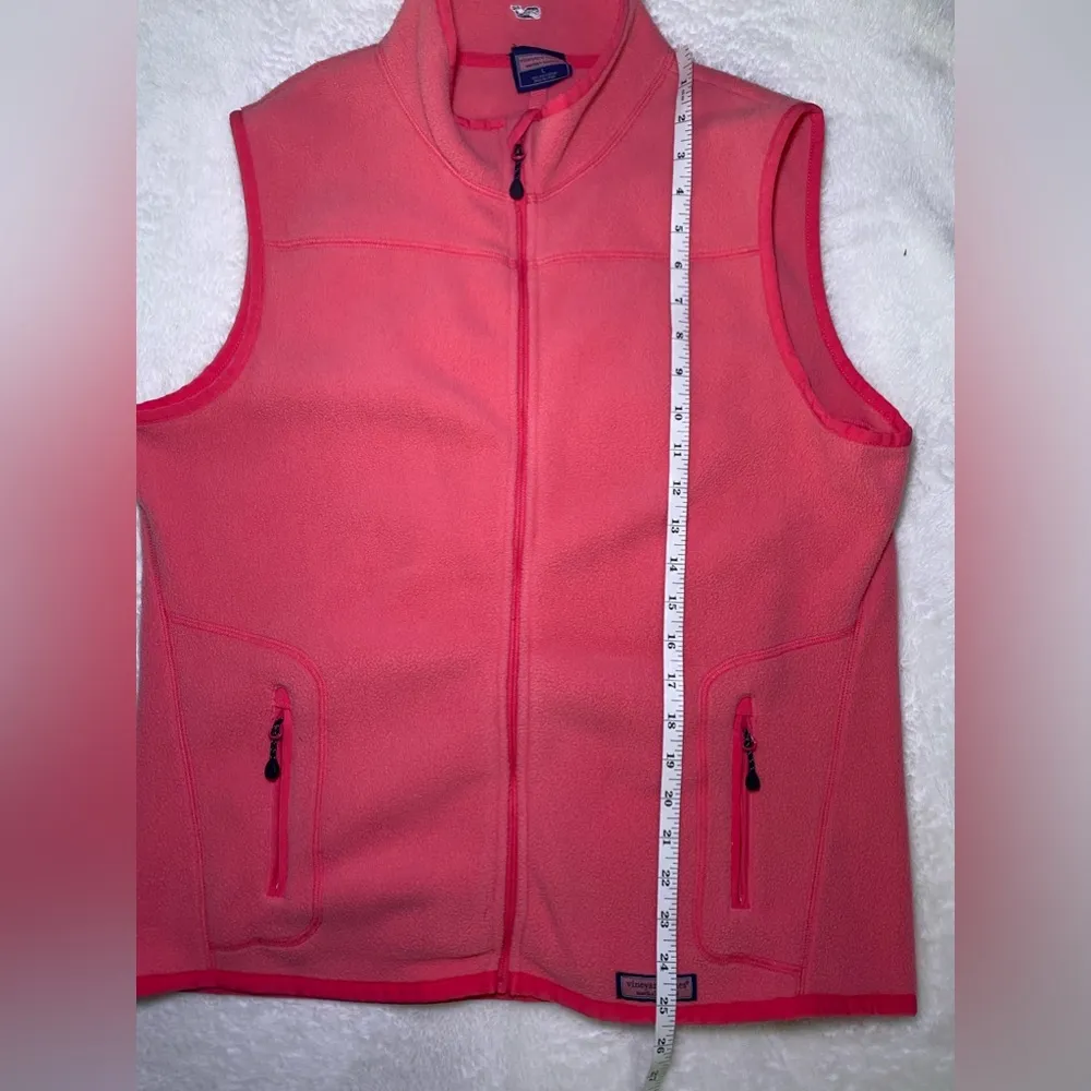 Vineyard Vines Martha’s Vineyard Vest. Size large. Pre-loved gently worn. - Image 8