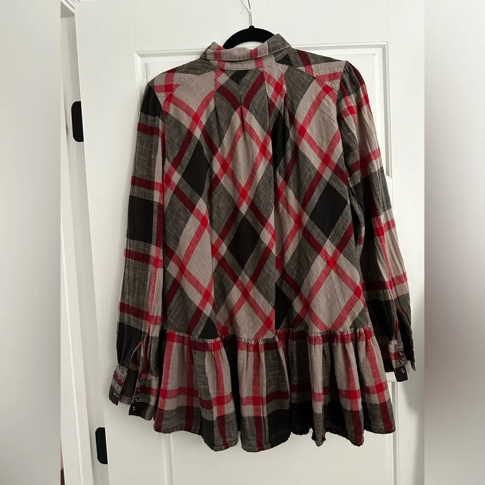 Free People Plaid Shirt with Ruffle Detail Size Small Peppy in Plaid - Image 4