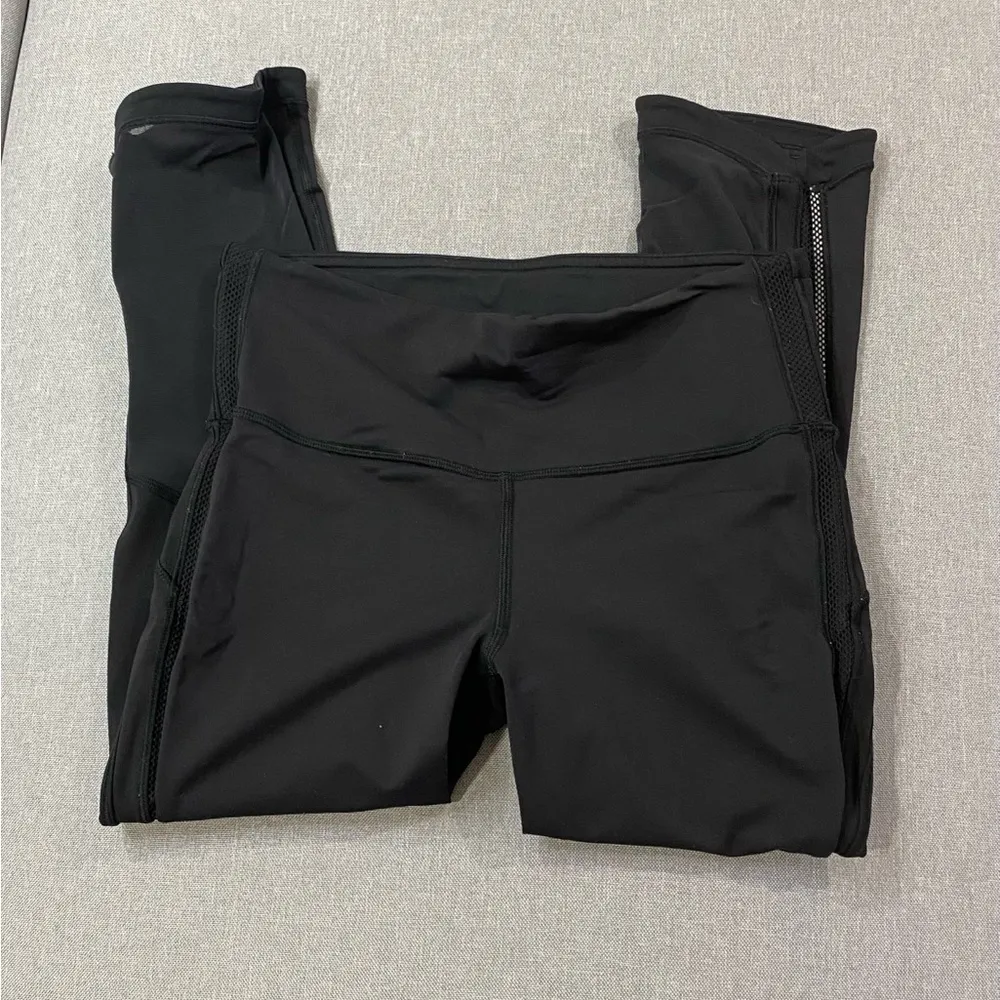 Lululemon High-Rise Capri Leggings Black Size 6 Mesh Trim Cropped Activewear - Image 3