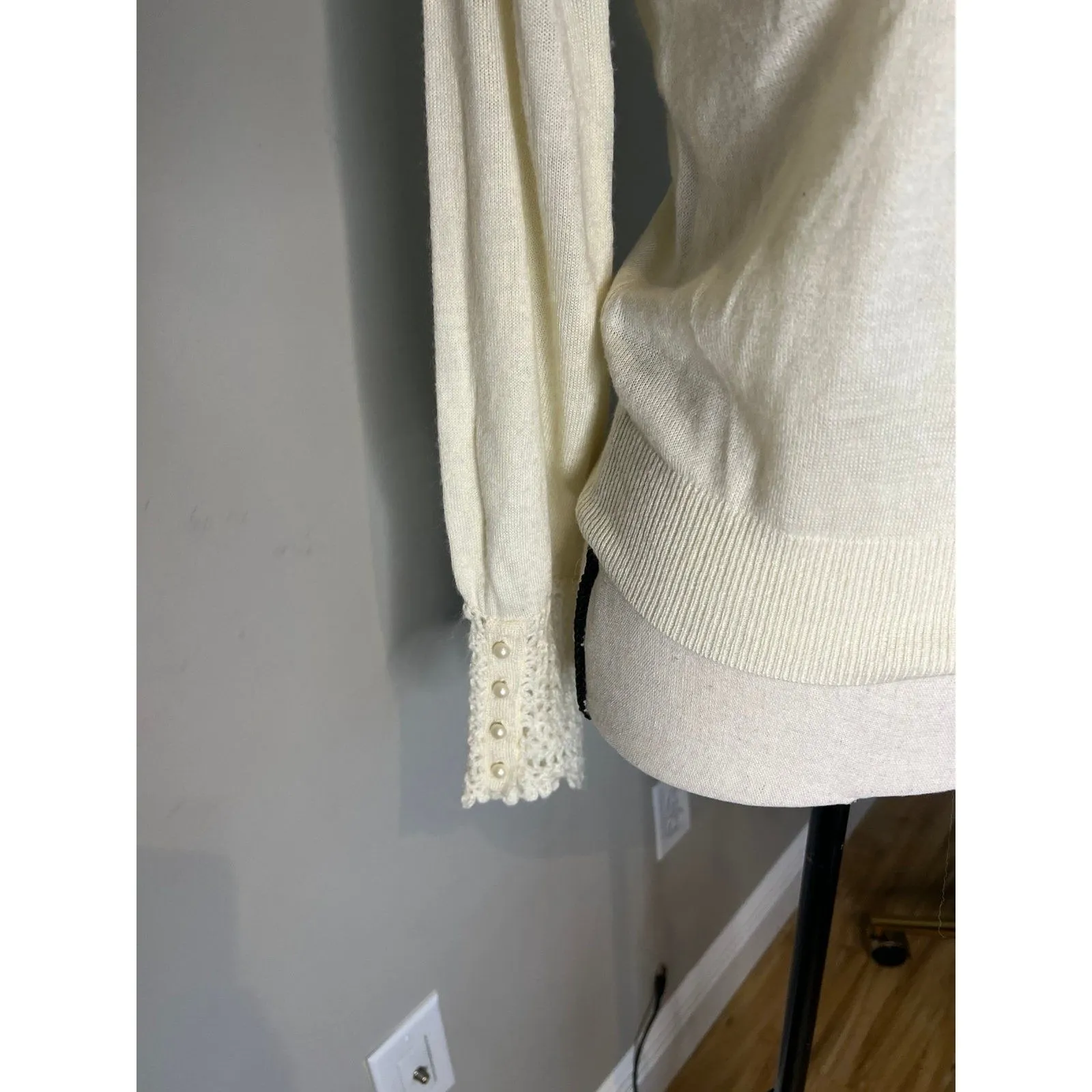 Earth music and ecology sweater. Fits US XS - Image 3