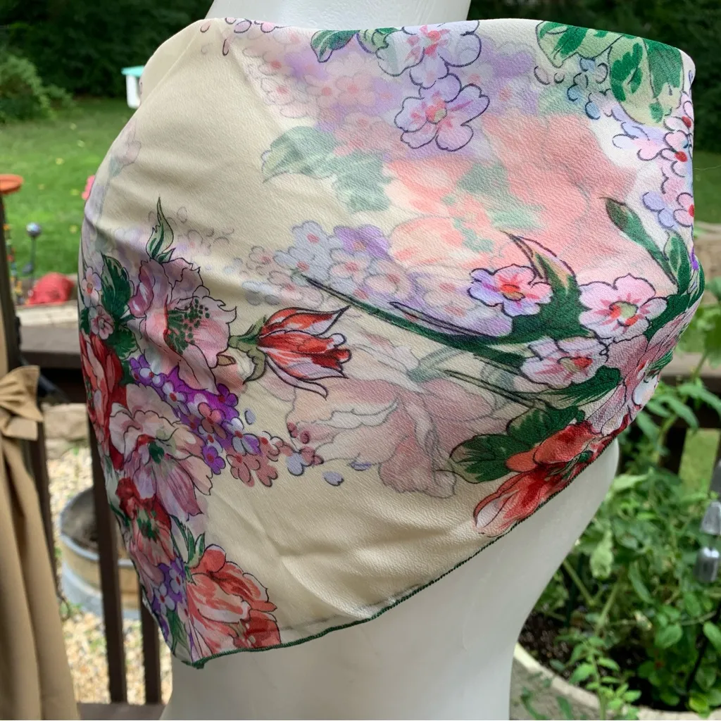 Vintage 1960s Head Wrap, Scarf Rectangle Handkerchief Nylon Floral 21 X 21 Red - Image 4