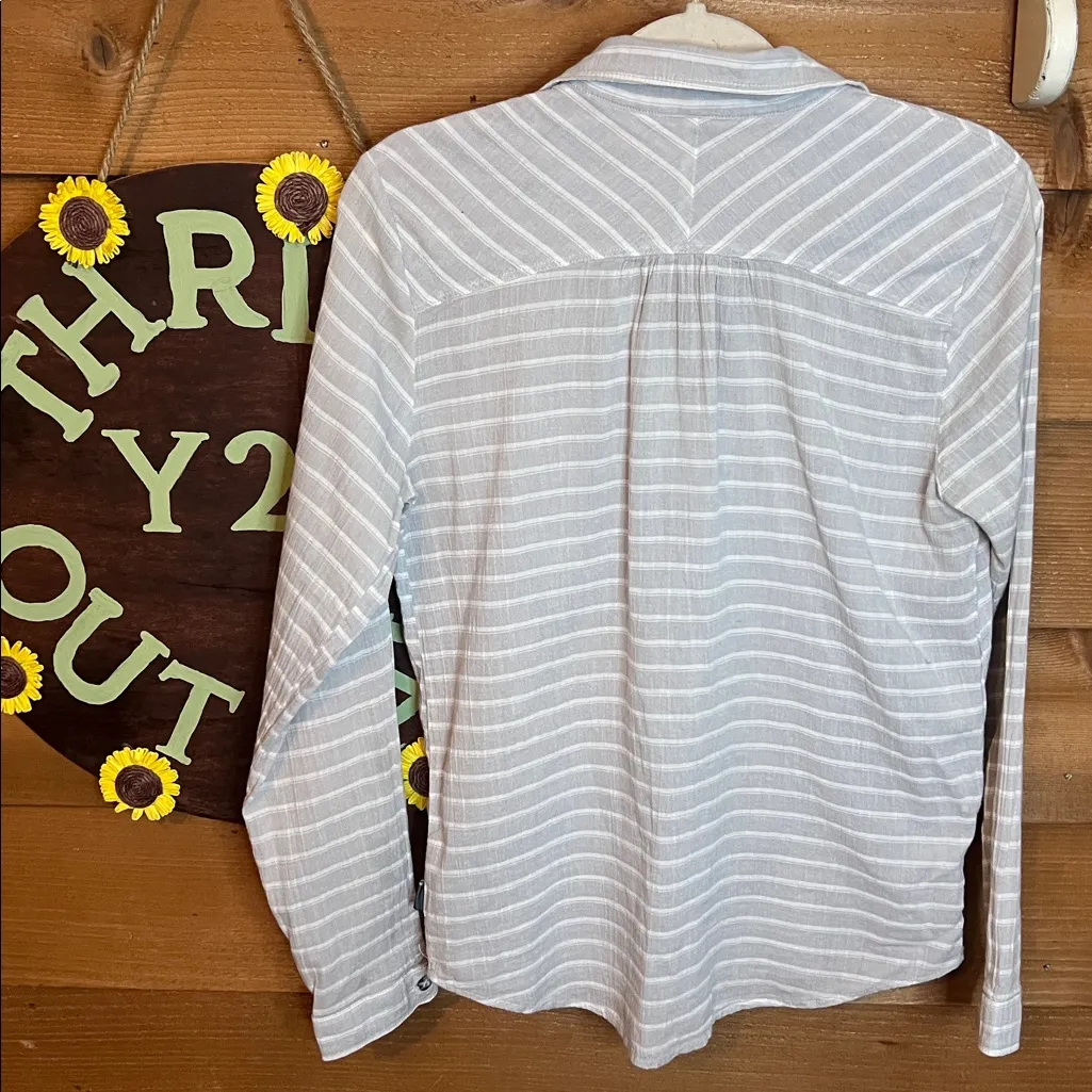 Mountain Hardwear Cotton Stripe Button Collar Shirt Pocket Outdoor Lightweight S - Image 3