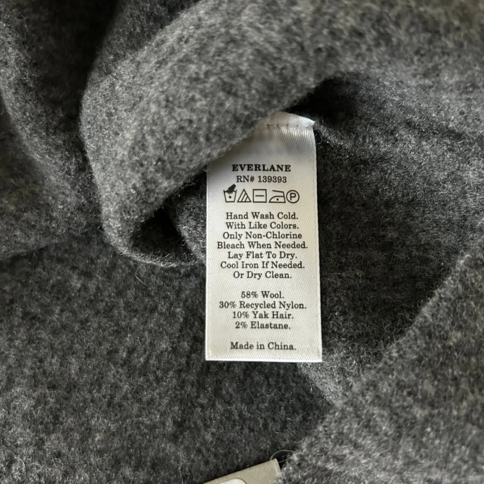 NEW Everlane Wool Yak Hair Blend Ribbed Crop Tank Top Dark Grey Size Medium - Image 5