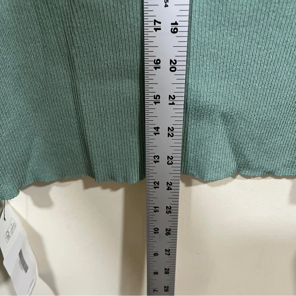 MAX MARA Studio Pointed Collar Buttoned Top In Green size US 12 missing button - Image 6