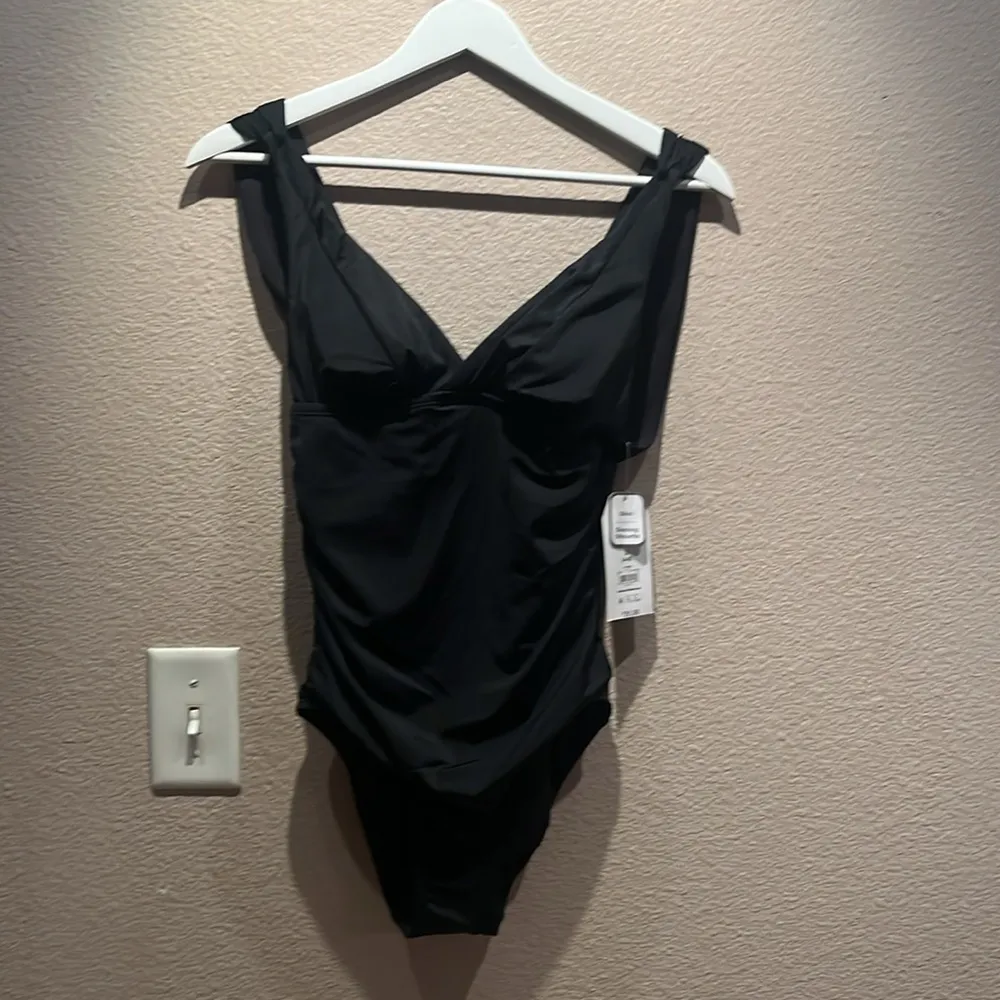 New Time and Tru Women's Plunge V Neck Black One Piece Swimsuit Size Small NWT - Image 3