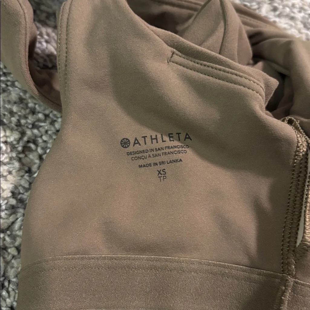Athleta Transcend Square Neck Cropped tank top size XS Brown - Image 2