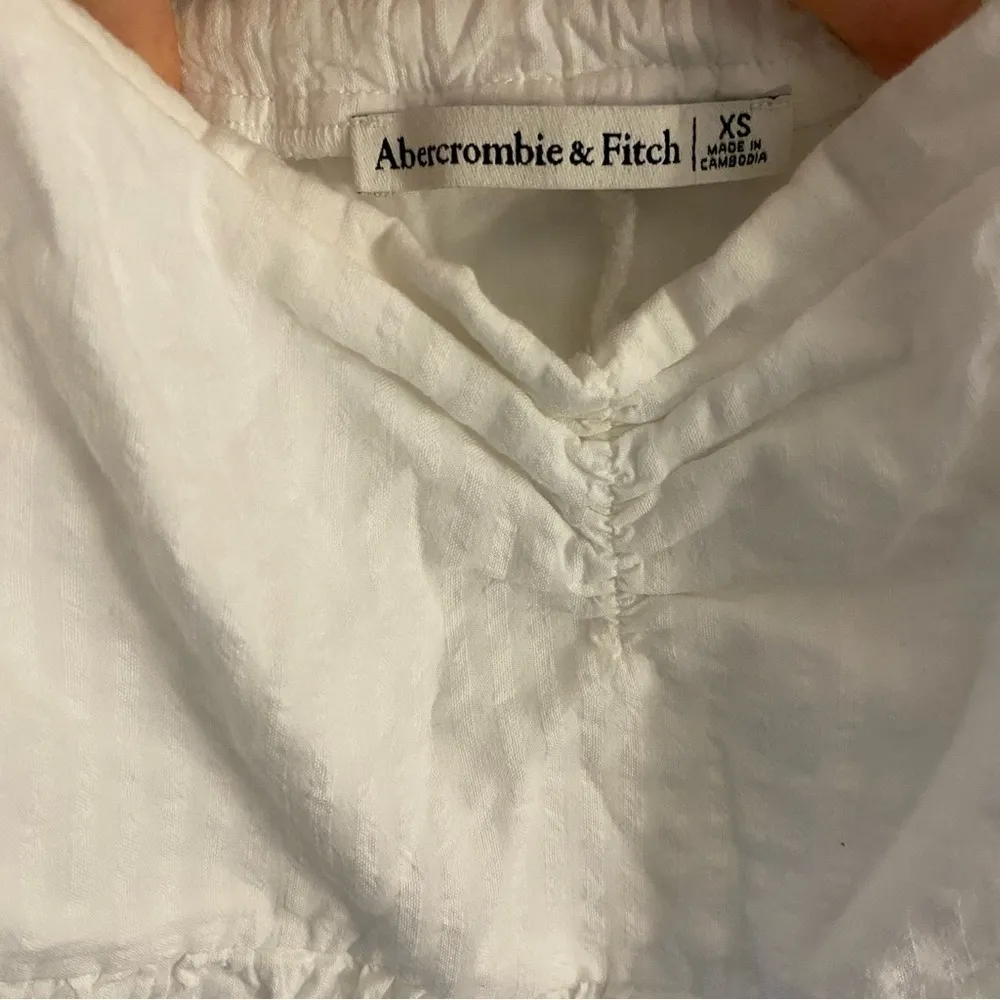 Abercrombie & Fitch White Puff Sleeve Romper - Image 4
