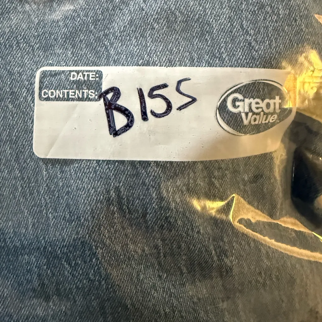 Old Navy women’s Straight Blue Jeans size 6 - Image 8