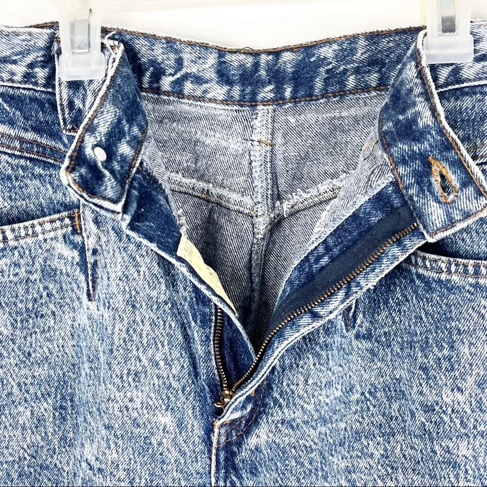 CHIC Vintage Acid Wash High Rise Flat Front Pocket Mom Jeans, Size 8 Blue - Image 6