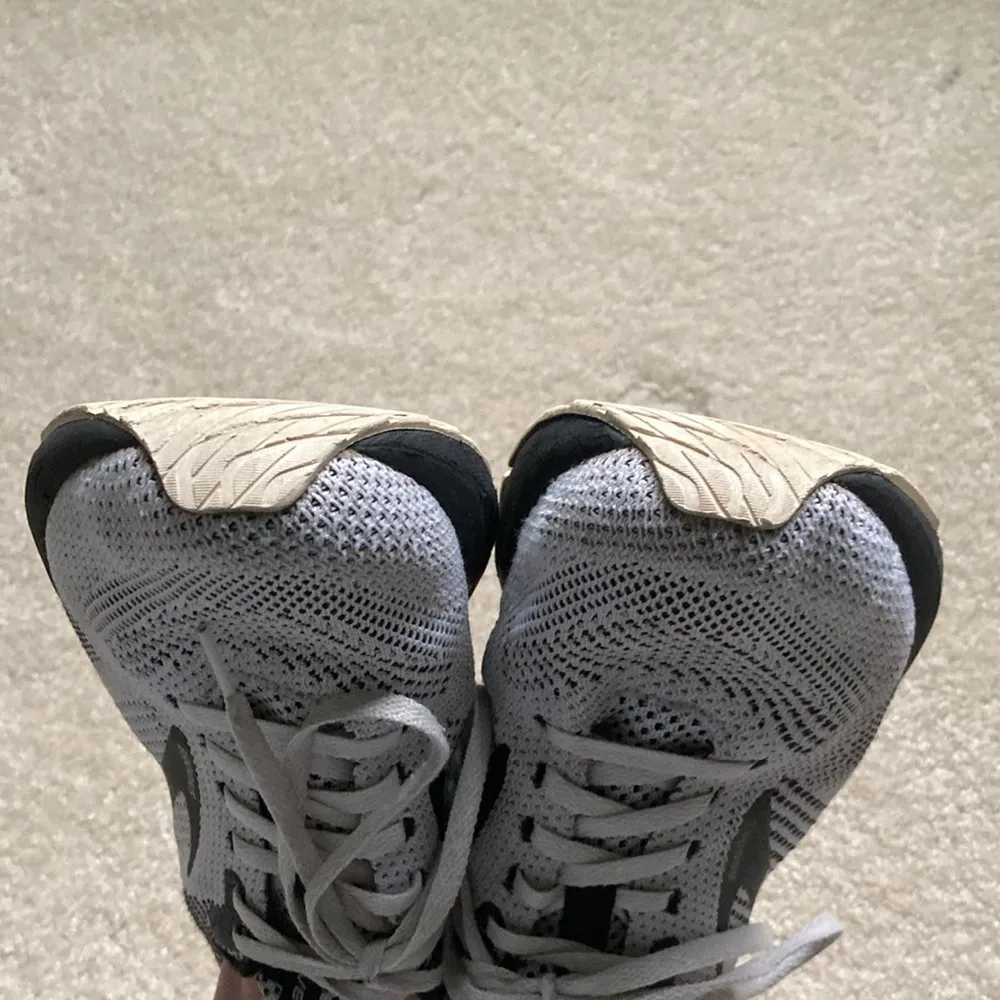 Brooks Revel 5 Running Sneakers Women’s Size 8.5 Gray Black Active - Image 9