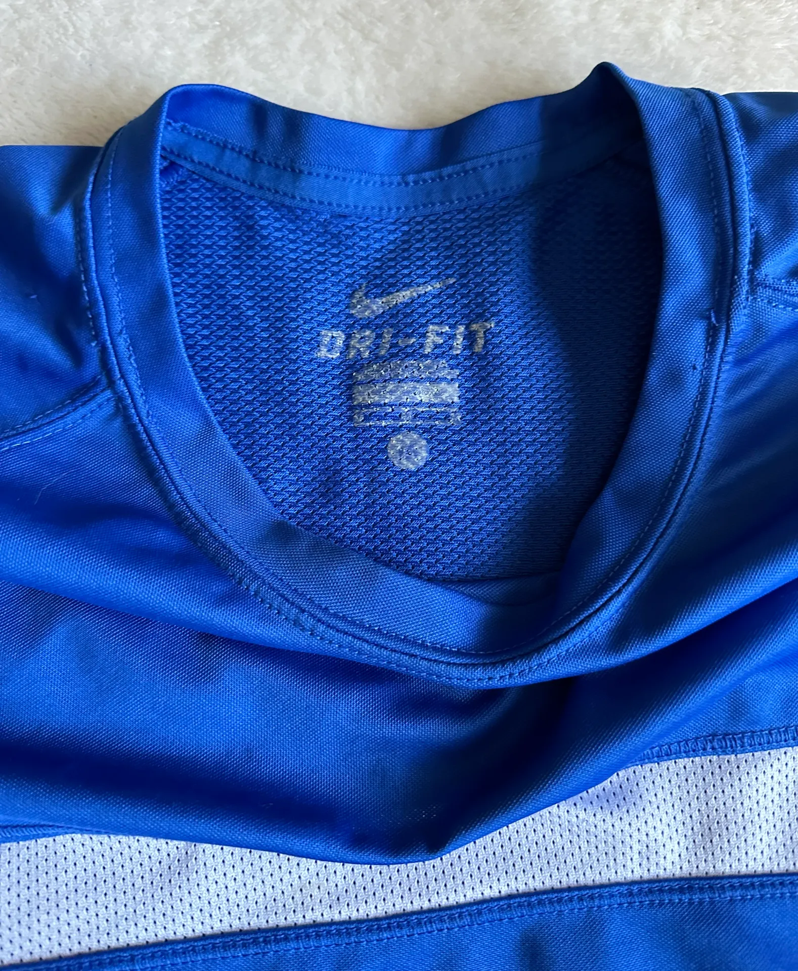 Nike Blue Crop Top - Image 3