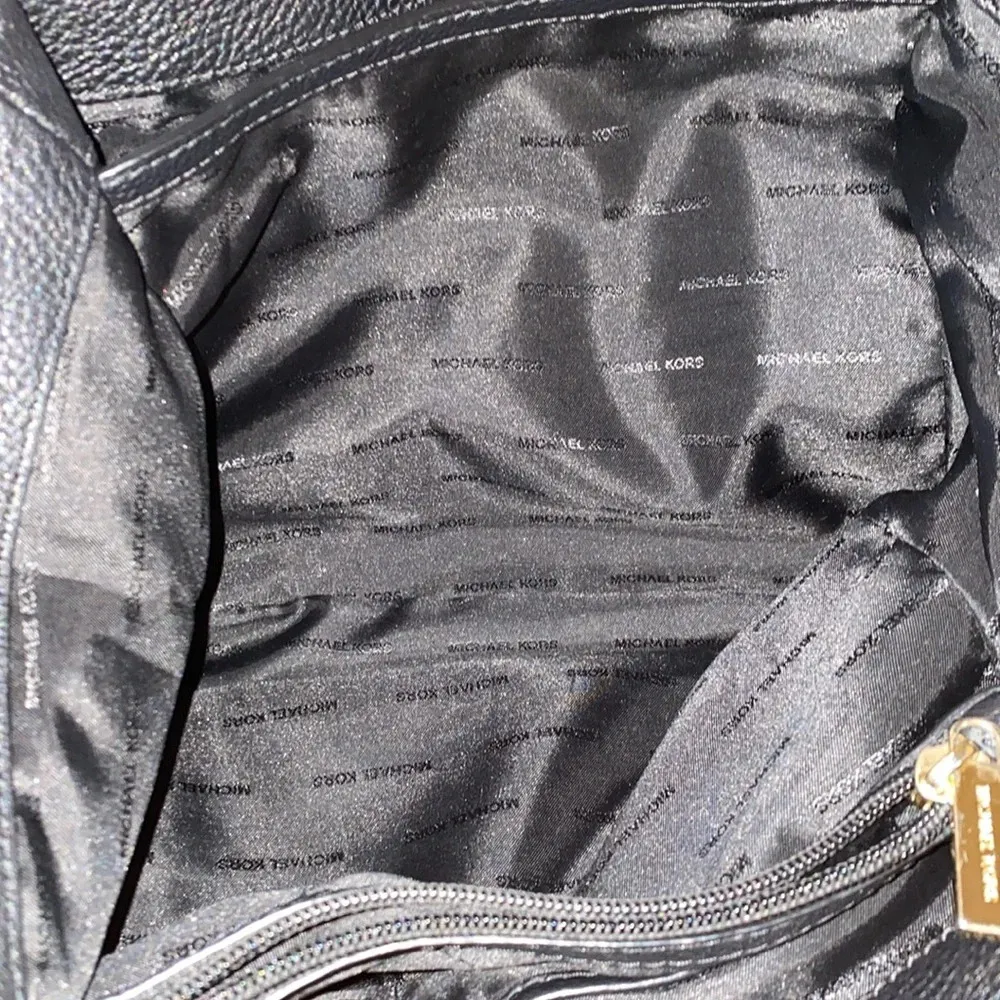 Michael Kors Newbury Pebbled Leather Chain Tote‎ Bag - Image 10