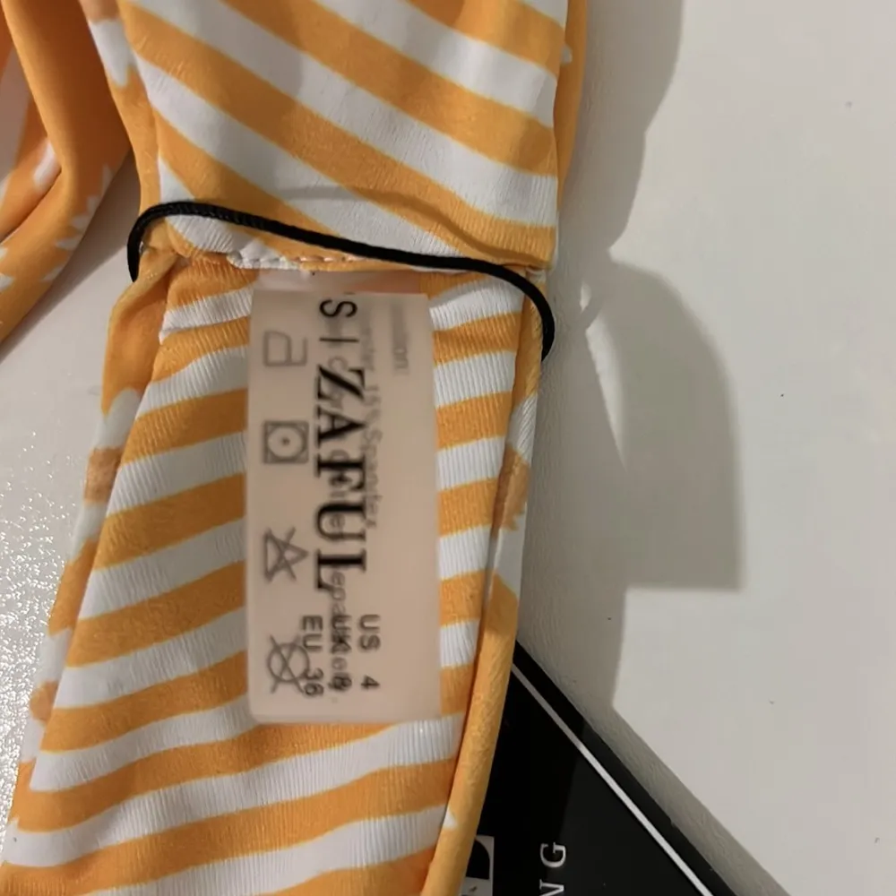 Zaful floral Yellow Bikini Bottom. Size S - Image 6